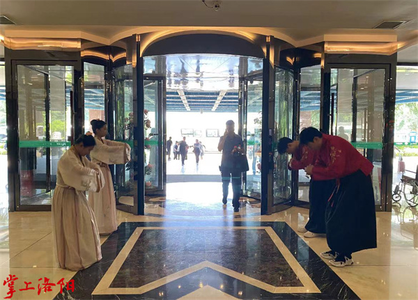 02194346_7132.jpg 82667a432ebd20fbe59989312b7302b.jpg