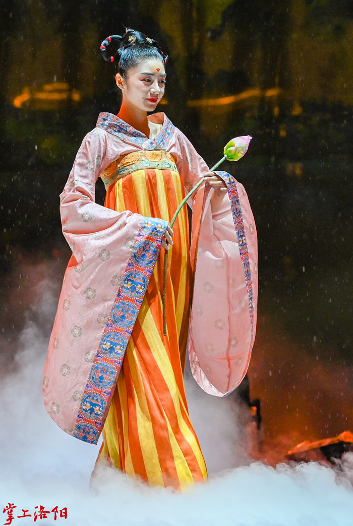 《历代华服秀》(4857238)-20230928222834.jpg