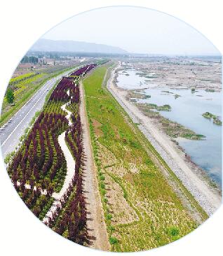 洛河宜陽段河岸治理后成為沿線群眾脫貧奔小康的幸福路